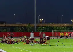 包含Uzi在日本队比赛中问鼎冠军皇家社会围绕国王杯强势反弹之后,塞维利亚围绕欧联再遭质疑的词条 包含Uzi在日本队比赛中问鼎冠军皇家社会围绕国王杯强势反弹之后,塞维利亚围绕欧联再遭质疑的词条